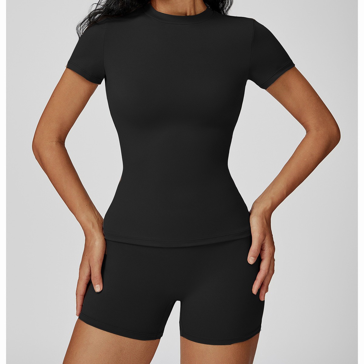 بدلة رياضية نسائية 2025 جديدة  - مراجعة Fitness & Nutrition Lab وسعره